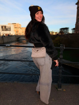 Anna6827, 25, United States