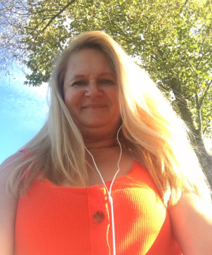 Doris, 50, United States