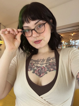 Rosie, 29, United States