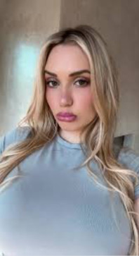 Alexis, 22, United States