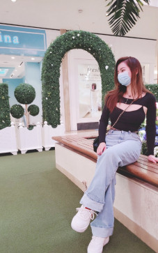 Sophia, 27, United States