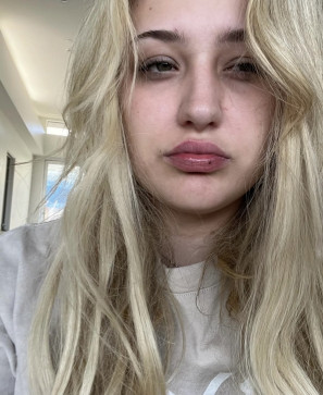 Angela Brown, 18, United States