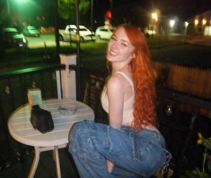 Allie, 24, United States