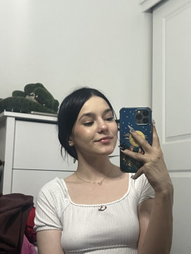 Louise, 23, United States