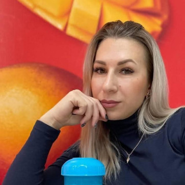 Sofia Miro, 35, United States