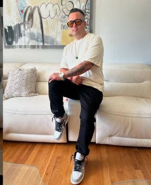 Raymond, 51, United States