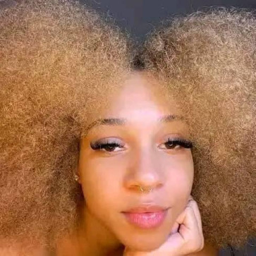 Scarlett Left, 33, United States