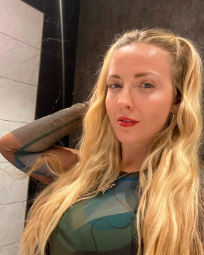 Sandra, 27, United States