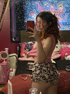 Kate, 24, United States