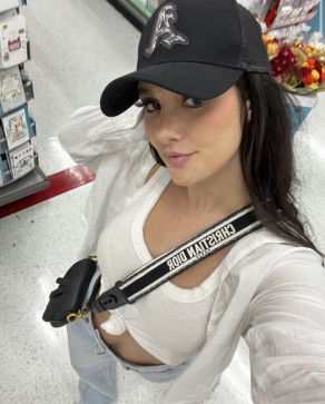 Clara Smith, 28, United States