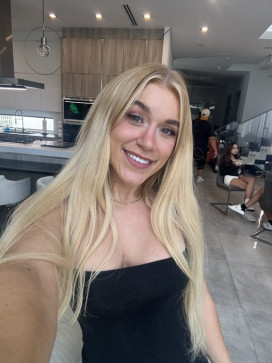 Charlotte Evelyn, 27