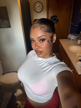 Sofia Glow, 27, United States