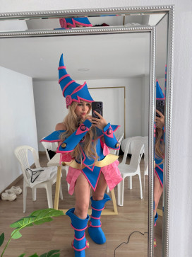 Elena Paige, 27, United States