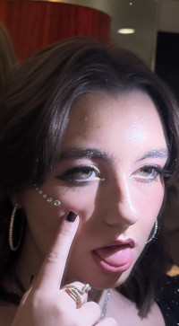 Feather, 18, United States