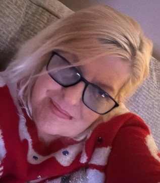 Julie01, 40, United States