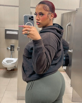 Rheahookup, 25, United States