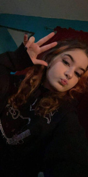 Clara, 20, United States