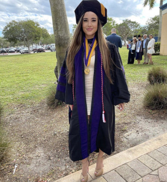 Elizabeth Sandra, 30, United States