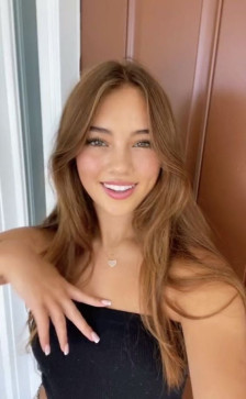 Natalia, 18, United States