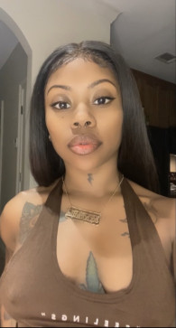 Albernequa Walker, 26, United States