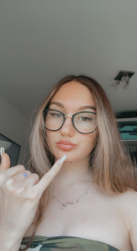 Emily Bella, 25, United States