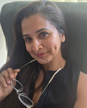 Janet Raymond, 42, Germany