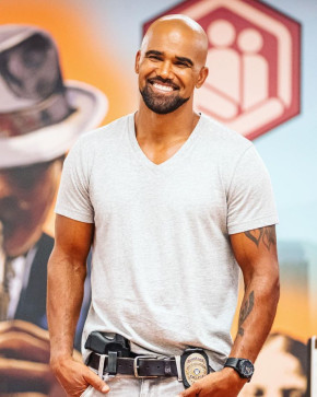 Hondo Fanspage, 62, United Kingdom