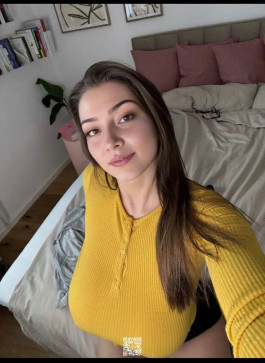 Alina Queen, 22, United States