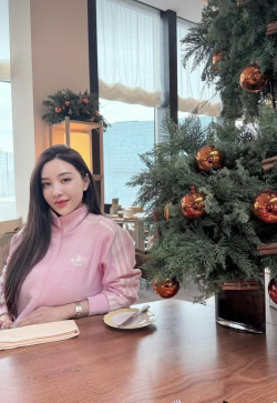 Valennntina, 32, Singapore