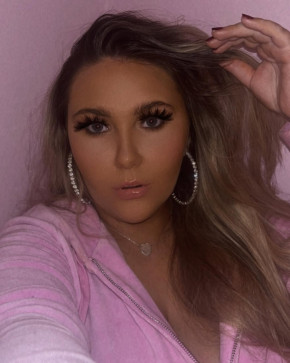 Avery Watts, 27, United States