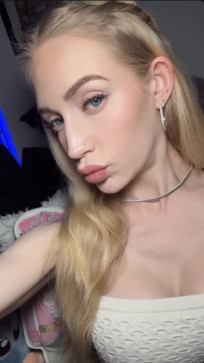 Helena Hodges, 27, United States