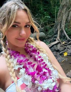 Gracia, 34, United States