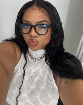 Ella, 30, United States