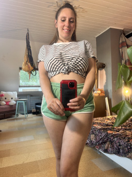 Natasha Dessi, 32, United States