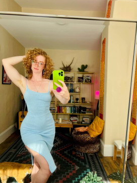 Ellie, 27, United States