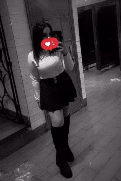 Kelly, 31, United Kingdom