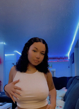 Mia Kayla, 28, United States