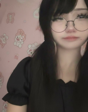 Miau, 18, Philippines