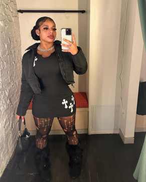 Ella, 30, United States