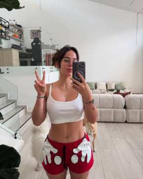 Julie Tucker, 18, United States