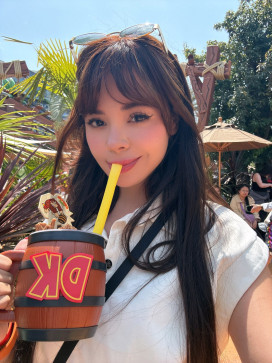 Sofia, 25, United States