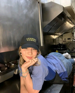 Olivia Hunter, 22, United States