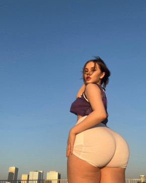 Nanny James, 34, United States