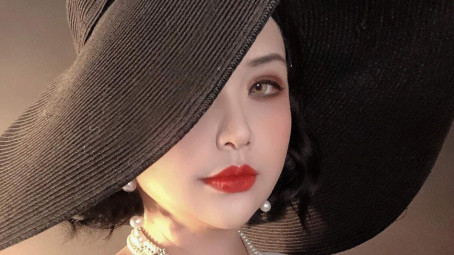 Florence, 42, United States