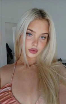 Rose Lovely, 23, United States