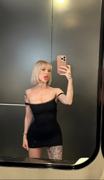 Layna, 32, United States