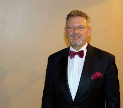 James, 59, United States