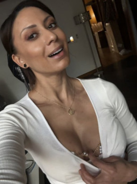 Flara, 28, United States