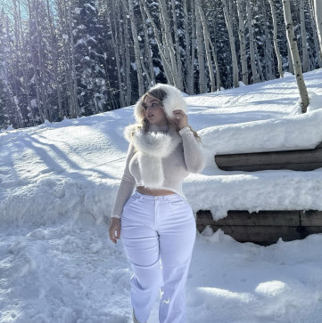 Sofia, 33, United States