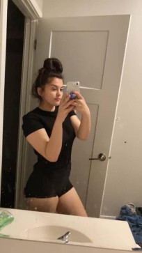 Nichole, 25, United States